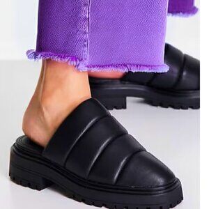 Steve Madden Black Quilted Slip Ons With Inside Faux Fur New In Box 79.99